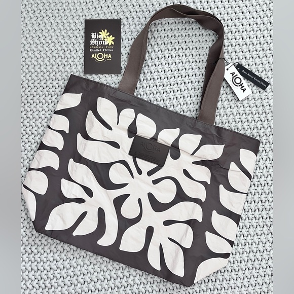 ALOHA Collection Handbags - Aloha Collection• Super Special Limited Edition APPLIQUE Day Tripper Tote